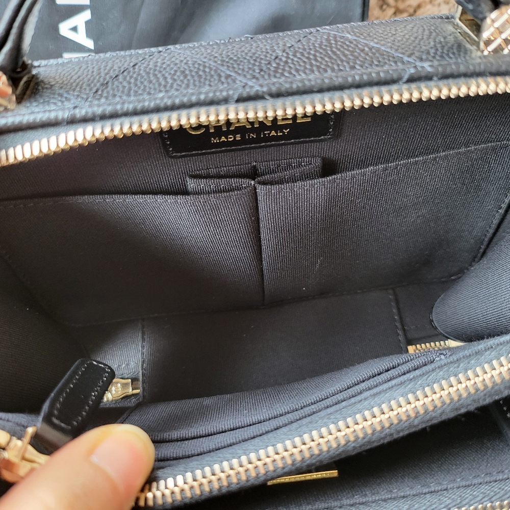 ❌️SOLD❌️22P chanel vanity case - Picture 7 of 13